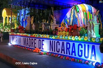 Inauguran Altares, Feria a la Purísima y Navidades Familiares en la avenida de Bolívar a Chávez
