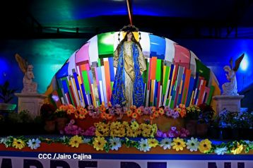 Inauguran Altares, Feria a la Purísima y Navidades Familiares en la avenida de Bolívar a Chávez