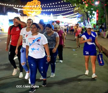Inauguran Altares, Feria a la Purísima y Navidades Familiares en la avenida de Bolívar a Chávez