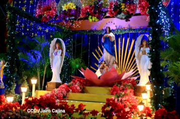 Inauguran Altares, Feria a la Purísima y Navidades Familiares en la avenida de Bolívar a Chávez