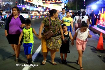 Inauguran Altares, Feria a la Purísima y Navidades Familiares en la avenida de Bolívar a Chávez
