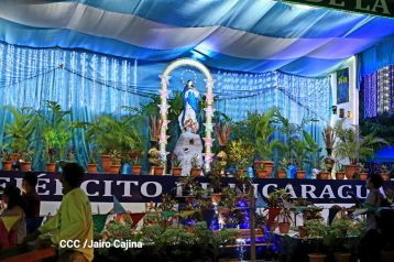 Inauguran Altares, Feria a la Purísima y Navidades Familiares en la avenida de Bolívar a Chávez