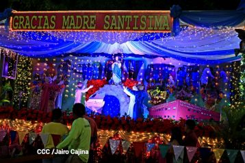 Inauguran Altares, Feria a la Purísima y Navidades Familiares en la avenida de Bolívar a Chávez