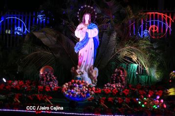 Inauguran Altares, Feria a la Purísima y Navidades Familiares en la avenida de Bolívar a Chávez