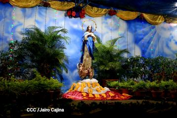 Inauguran Altares, Feria a la Purísima y Navidades Familiares en la avenida de Bolívar a Chávez