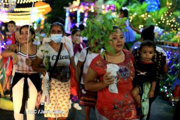 Inauguran Altares, Feria a la Purísima y Navidades Familiares en la avenida de Bolívar a Chávez