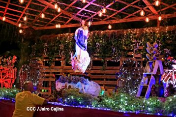 Inauguran Altares, Feria a la Purísima y Navidades Familiares en la avenida de Bolívar a Chávez