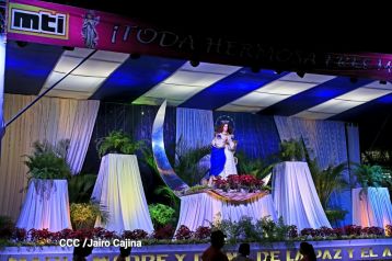 Inauguran Altares, Feria a la Purísima y Navidades Familiares en la avenida de Bolívar a Chávez