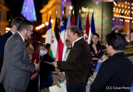 Embajadores presentan Cartas Credenciales al Presidente Daniel Ortega y a la Vicepresidenta Rosario Murillo