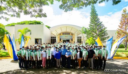 Jóvenes se gradúan  en Centro de Formación y Desarrollo Juventud de la Policía Nacional