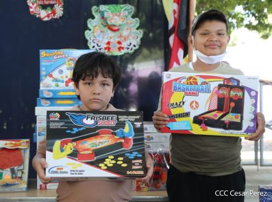 Niños continúan recibiendo juguetes en todo Nicaragua