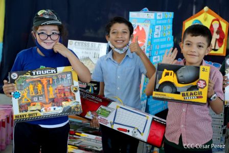 Niños continúan recibiendo juguetes en todo Nicaragua