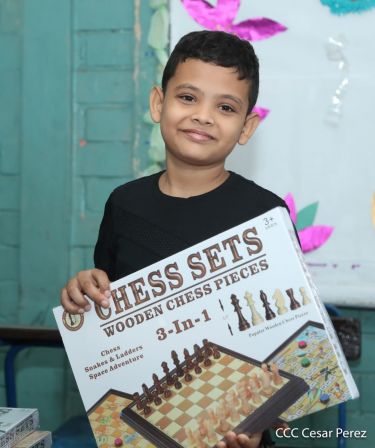 Niños continúan recibiendo juguetes en todo Nicaragua