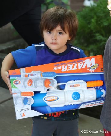 Niños continúan recibiendo juguetes en todo Nicaragua