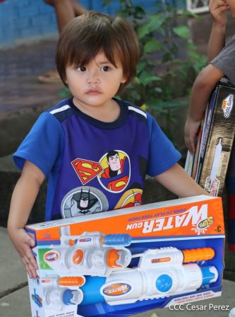 Niños continúan recibiendo juguetes en todo Nicaragua