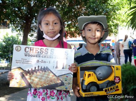 Niños continúan recibiendo juguetes en todo Nicaragua