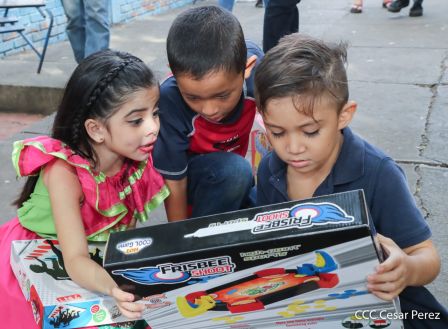 Niños continúan recibiendo juguetes en todo Nicaragua