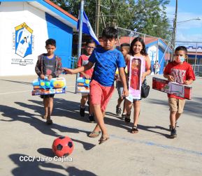 Niños continúan recibiendo juguetes en todo Nicaragua