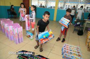 Niños continúan recibiendo juguetes en todo Nicaragua