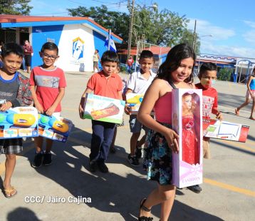 Niños continúan recibiendo juguetes en todo Nicaragua