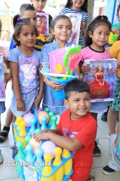 Niños continúan recibiendo juguetes en todo Nicaragua