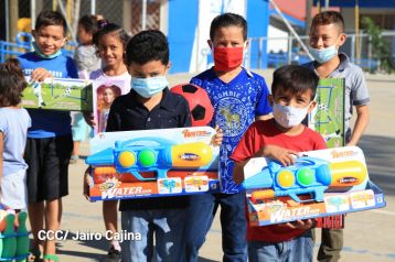 Niños continúan recibiendo juguetes en todo Nicaragua