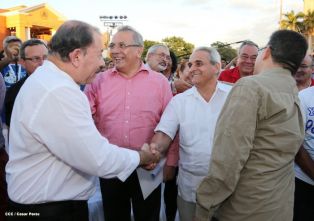 Daniel y Rosario en acto del 80 Aniversario del Tránsito a la Inmortalidad del General Augusto C. Sandino