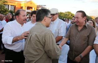 Daniel y Rosario en acto del 80 Aniversario del Tránsito a la Inmortalidad del General Augusto C. Sandino