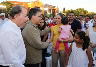 Daniel y Rosario en acto del 80 Aniversario del Tránsito a la Inmortalidad del General Augusto C. Sandino