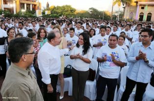 Daniel y Rosario en acto del 80 Aniversario del Tránsito a la Inmortalidad del General Augusto C. Sandino