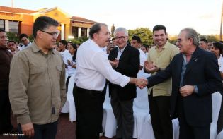 Daniel y Rosario en acto del 80 Aniversario del Tránsito a la Inmortalidad del General Augusto C. Sandino