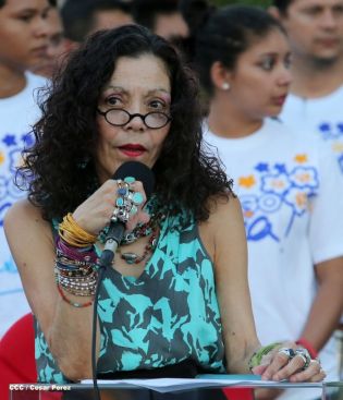 Daniel y Rosario en acto del 80 Aniversario del Tránsito a la Inmortalidad del General Augusto C. Sandino