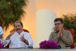 Daniel y Rosario en acto del 80 Aniversario del Tránsito a la Inmortalidad del General Augusto C. Sandino