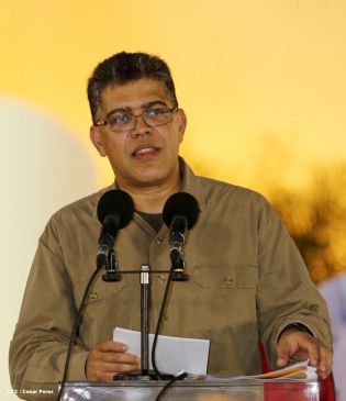 Daniel y Rosario en acto del 80 Aniversario del Tránsito a la Inmortalidad del General Augusto C. Sandino