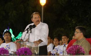 Daniel y Rosario en acto del 80 Aniversario del Tránsito a la Inmortalidad del General Augusto C. Sandino