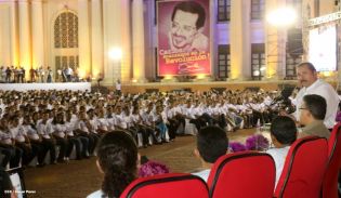 Daniel y Rosario en acto del 80 Aniversario del Tránsito a la Inmortalidad del General Augusto C. Sandino
