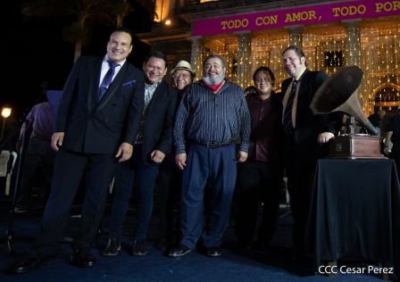 Por Amor: Nicaragua realiza concierto en homenaje a Armando Manzanero 
