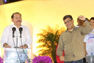 Daniel y Rosario en acto del 80 Aniversario del Tránsito a la Inmortalidad del General Augusto C. Sandino