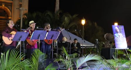 Homenaje musical a Armando Manzanero en la Plaza de la Revolución