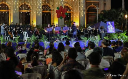 Homenaje musical a Armando Manzanero en la Plaza de la Revolución