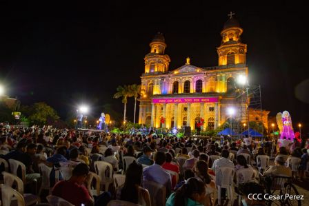 Homenaje musical a Armando Manzanero en la Plaza de la Revolución