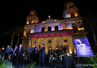 Homenaje musical a Armando Manzanero en la Plaza de la Revolución