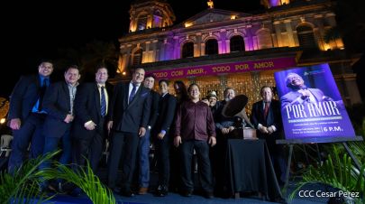 Homenaje musical a Armando Manzanero en la Plaza de la Revolución