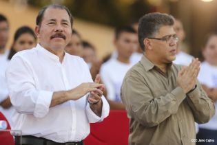 Daniel y Rosario en acto del 80 Aniversario del Tránsito a la Inmortalidad del General Augusto C. Sandino