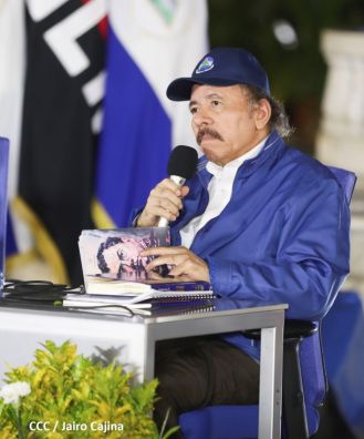Encuentro del Presidente Daniel  y la Compañera Rosario con las Familias de nuestra Nicaragua Bendita 