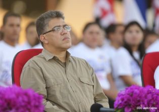 Daniel y Rosario en acto del 80 Aniversario del Tránsito a la Inmortalidad del General Augusto C. Sandino