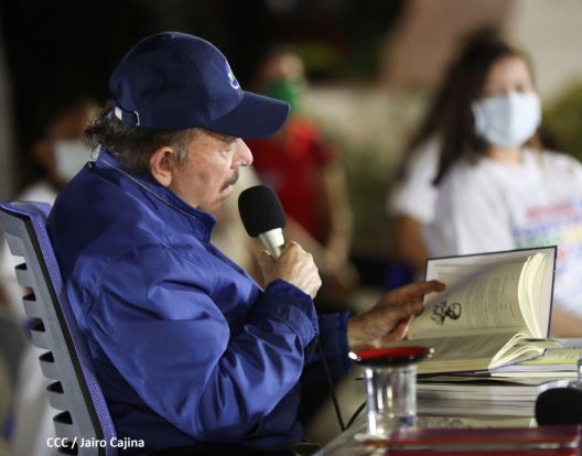 Encuentro del Presidente Daniel  y la Compañera Rosario con las Familias de nuestra Nicaragua Bendita 
