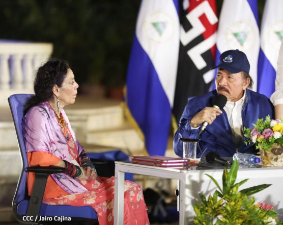 Encuentro del Presidente Daniel  y la Compañera Rosario con las Familias de nuestra Nicaragua Bendita 
