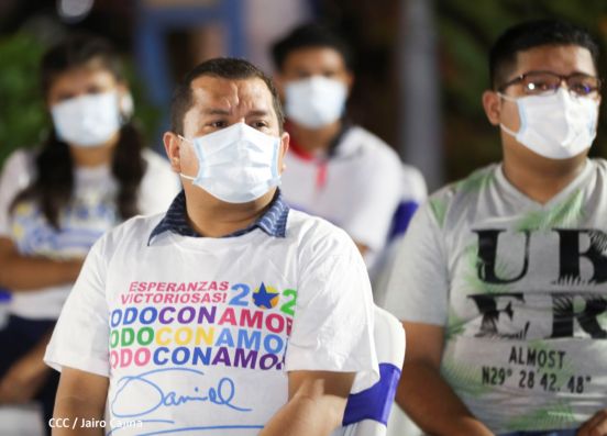 Encuentro del Presidente Daniel  y la Compañera Rosario con las Familias de nuestra Nicaragua Bendita 