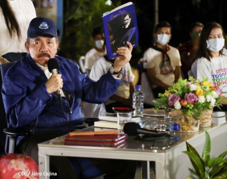 Encuentro del Presidente Daniel  y la Compañera Rosario con las Familias de nuestra Nicaragua Bendita 